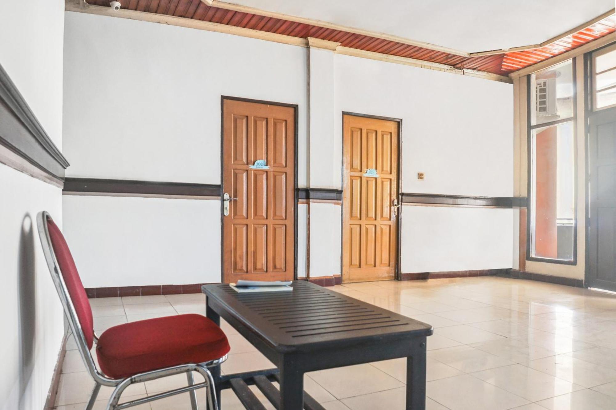Spot On 92890 Losmen Bahalap Syariah Marabahannearsiring Marabahan Ulek Barito Banjarmasin (South Kalimantan) Exterior foto
